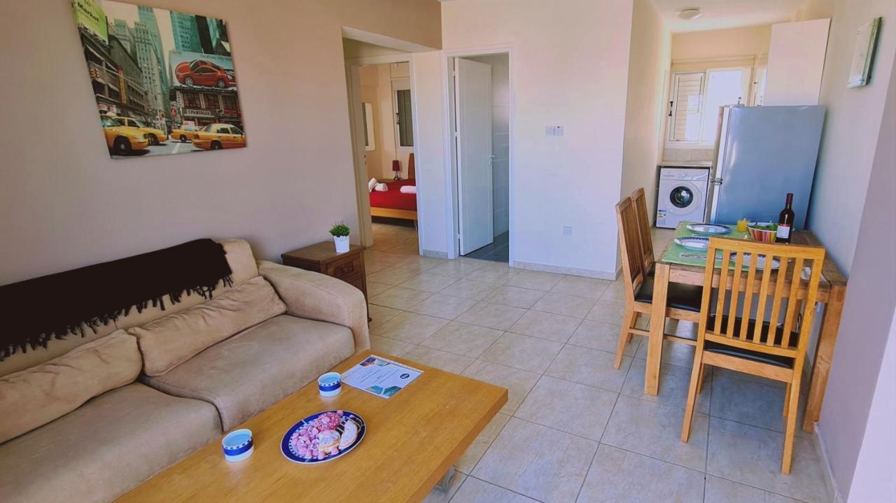 Stay Sunshine Apartment Paralimni Exterior foto